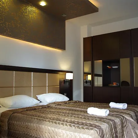 Dion Hotel 3*