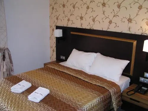 فندق Dion 3*